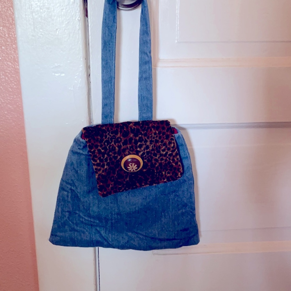 A beautiful purse just for 5$